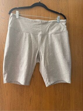 High-Rise Light Grey Bike Shorts with Smooth Stretch
